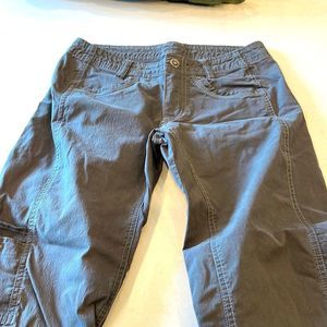 Kuhl Women’s size 4 pants short excellent shape super comfortable, dark gray.